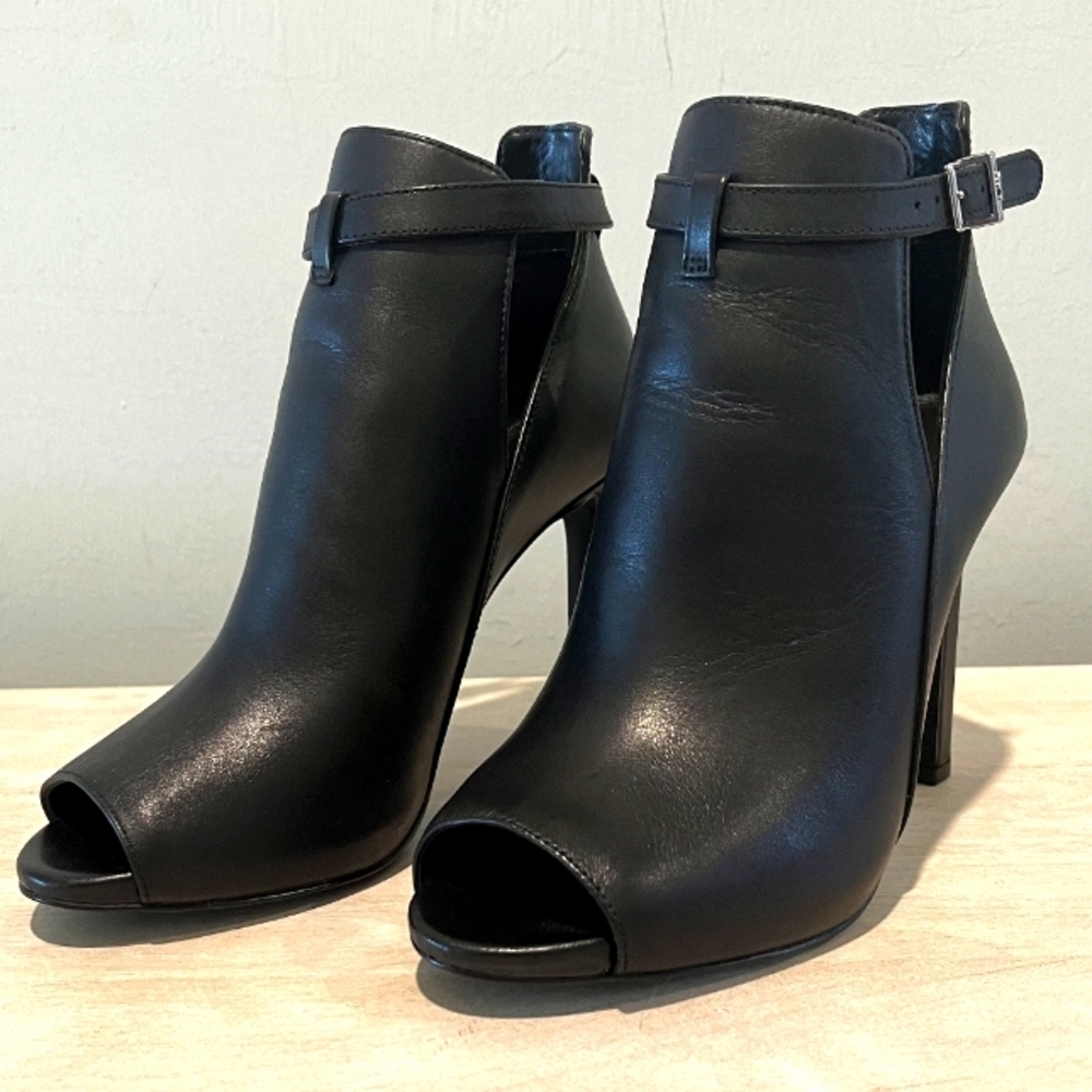 Michael Kors Lawson Black Leather Open Toe Boot  Size 7M   New Without B…‎